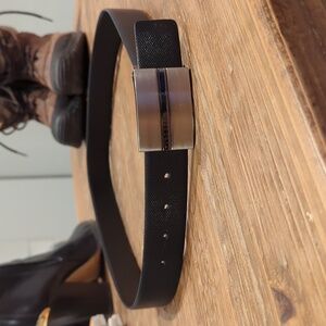 Huge Boss black leather belt